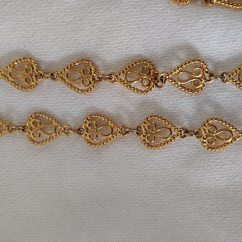 Gold Tone Necklace and Bracelet Set. Necklace Is 22 Inches Bracelet Is 8 Inches